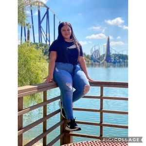 Meet your Posher, Elvia